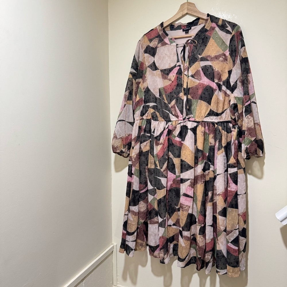 Women’s Torrid Mini Clip Key Hole Multicolour Abstract Print Dress Size 2X - Picture 2 of 16
